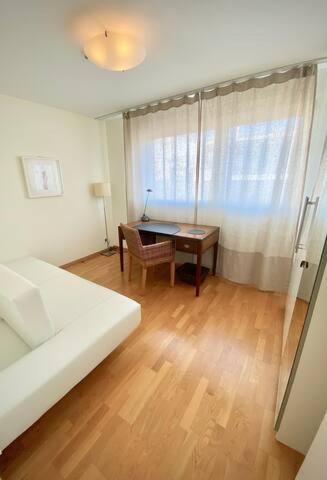 178 Good Location Spacious And Free Parking Included Apartamento